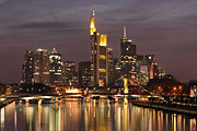 Skyline von Frankfurt am Main bei Nacht
